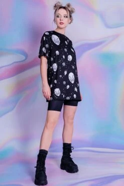 Black Alien Heads Oversized Tee 9 Black Alien Heads Oversized Tee -Unique Clothing black alien tee full view