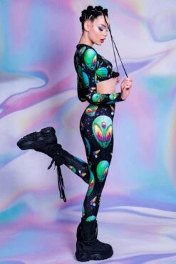 Green Alien Heads Leggings -Unique Clothing green alien heads leggings side view